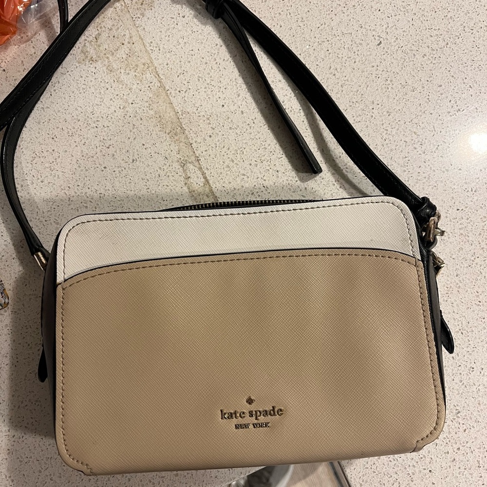 Kate Spade Tan and White Crossbody Bag with Modern Design